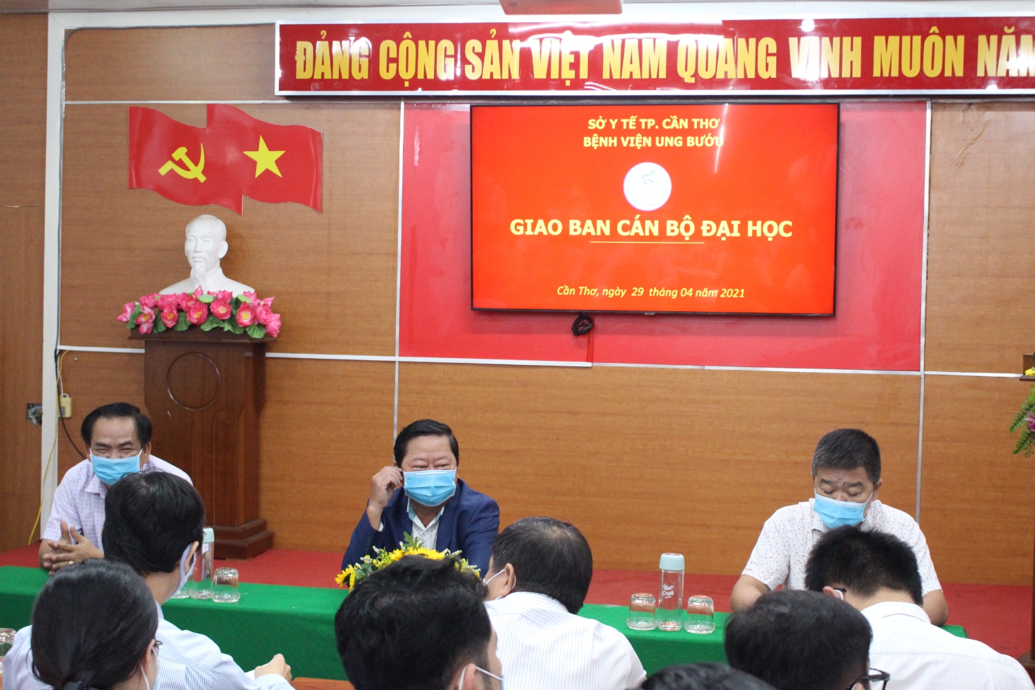 BỆNH VIỆN UNG BƯỚU TP. CẦN THƠ GIAO BAN CÁN BỘ ĐẠI HỌC QUÝ I NĂM 2021