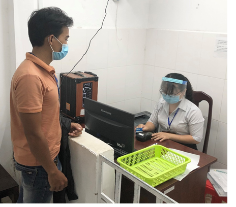 Đẩy mạnh việc thanh toán viện phí điện tử không sử dụng tiền mặt tại Bệnh viện Ung bướu Cần Thơ