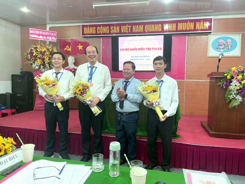 ĐẠI HỘI ĐIỂM CHI BỘ KHỐI ĐIỀU TRỊ TIA XẠ LẦN THỨ IV NHIỆM KỲ 2022 -2025