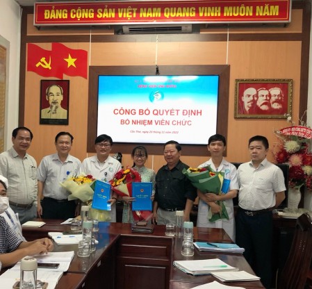 Bổ nhiệm lại Trưởng khoa, phòng và Điều dưỡng Trưởng khoa tại Bệnh viện Ung bướu thành phố Cần Thơ