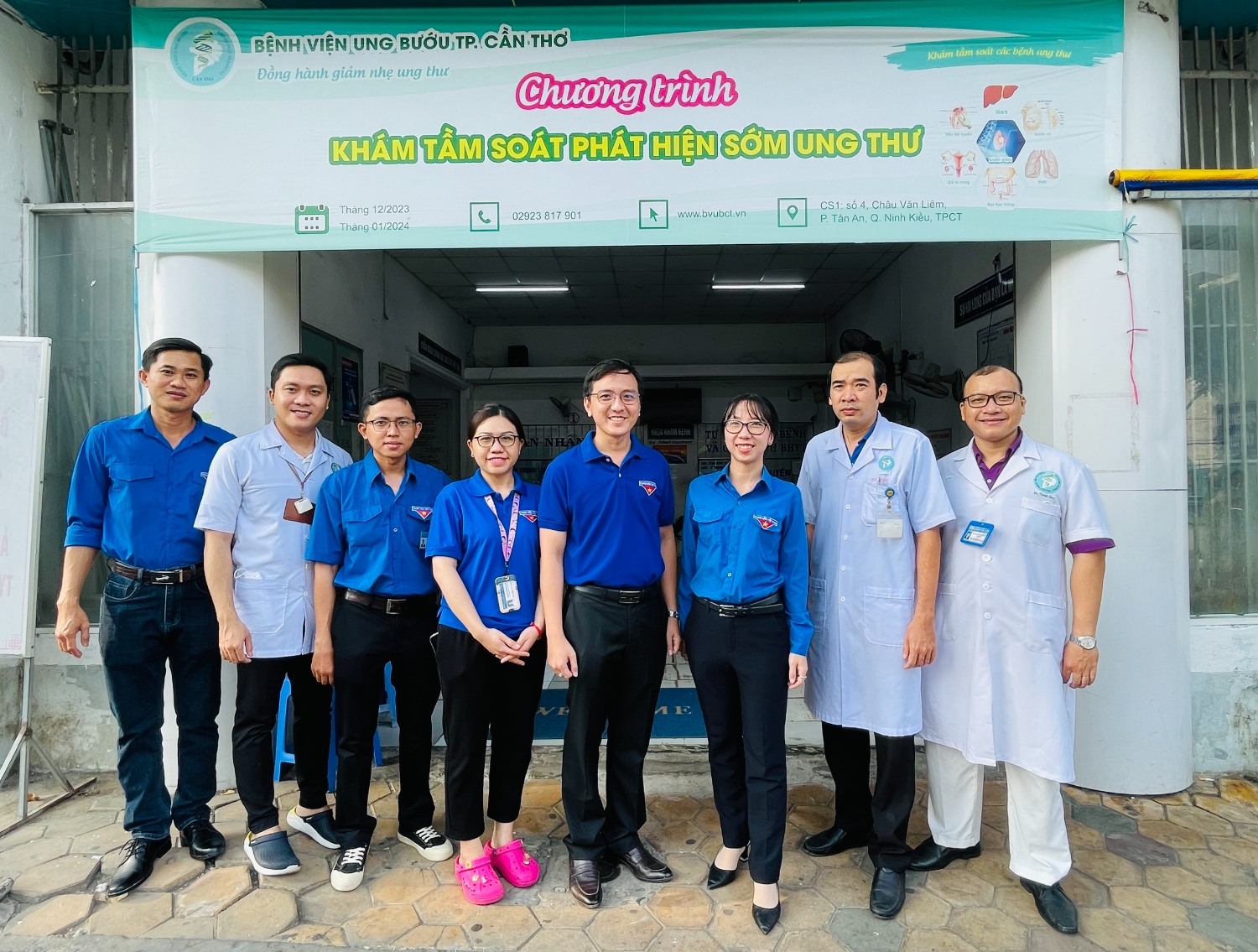 THẦY THUỐC TRẺ LÀM THEO LỜI BÁC - TÌNH NGUYỆN VÌ SỨC KHỎE CỘNG ĐỒNG