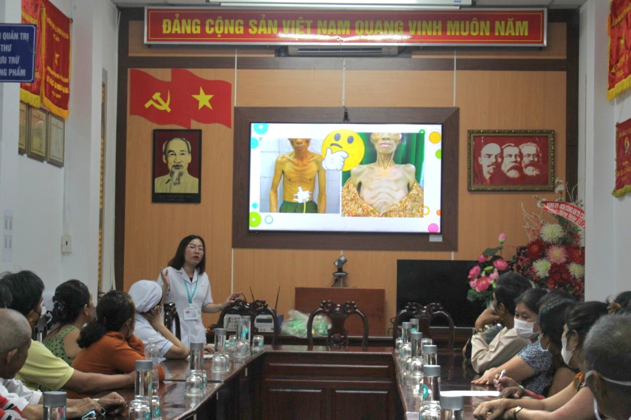 DINH DƯỠNG CHO BỆNH NHÂN XẠ TRỊ
